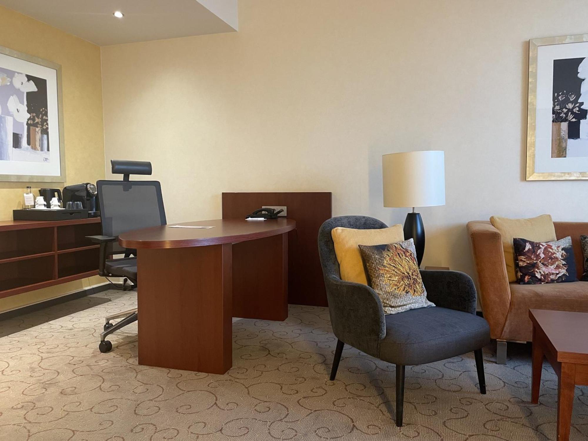 คราวน์ พลาซา อันท์เวอร์เพน Hotel แอนต์เวิร์ป ภายนอก รูปภาพ